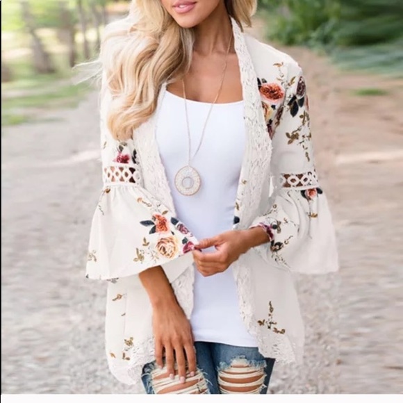 Sweaters - Beautiful Cream Colored Floral Print Kimono